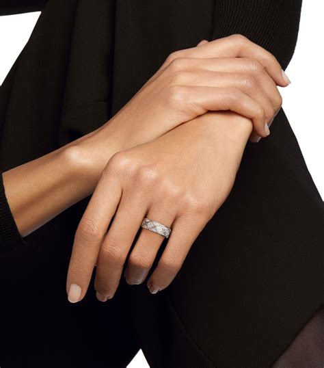 coco crush chanel ring|chanel coco crush ring price.